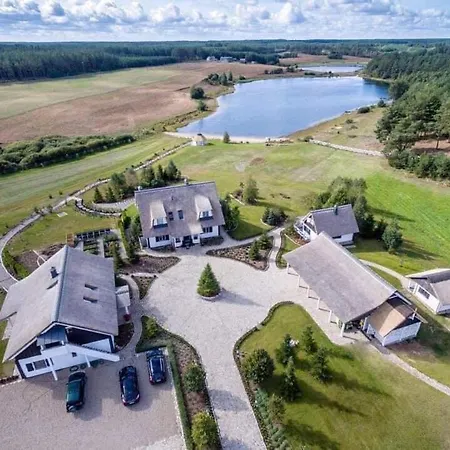 Farma Noe - 펜션 Lipnica (Bytow)